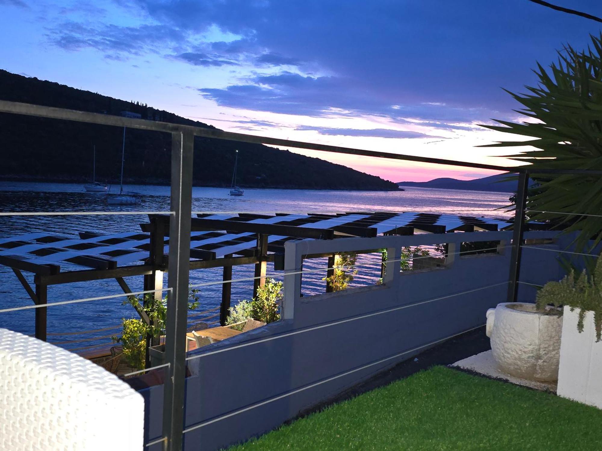 Waterfront Townhouse Sunset View With Garage Διαμέρισμα Bigovo Εξωτερικό φωτογραφία